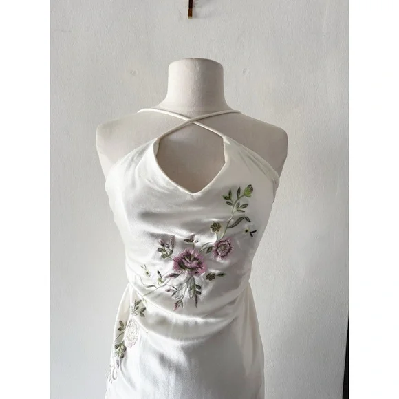 Vintage 90s Dave & Johnny White Satin Floral Embroidered Maxi Dress - Picture 2 of 9